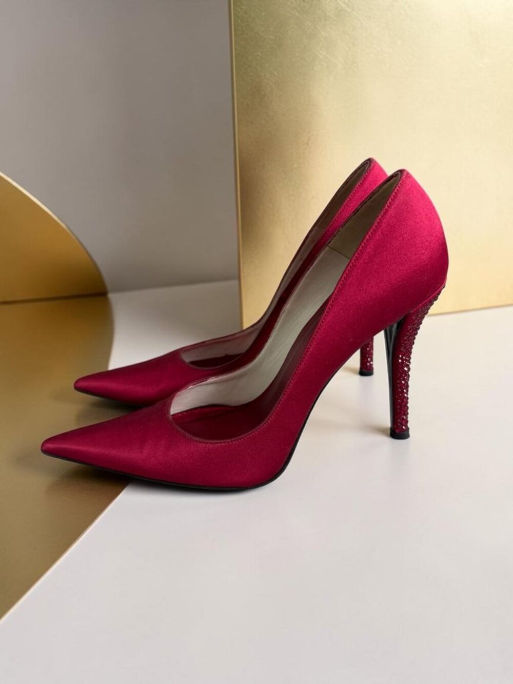 STUART WEITZMAN Ruby Red Rhinestone Embellished Satin Heels Size 7